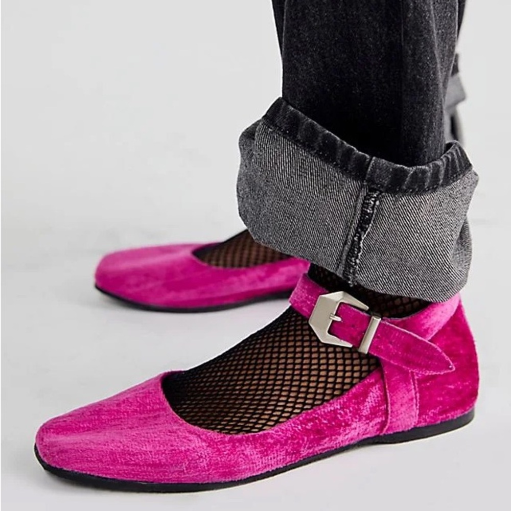 Free People Pink Mystic Mary Jane Velvet flats (NWOT)